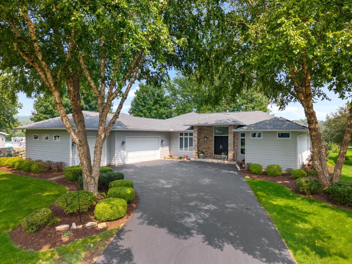 817 Fairground Circle Dr., Oregon, IL 61061