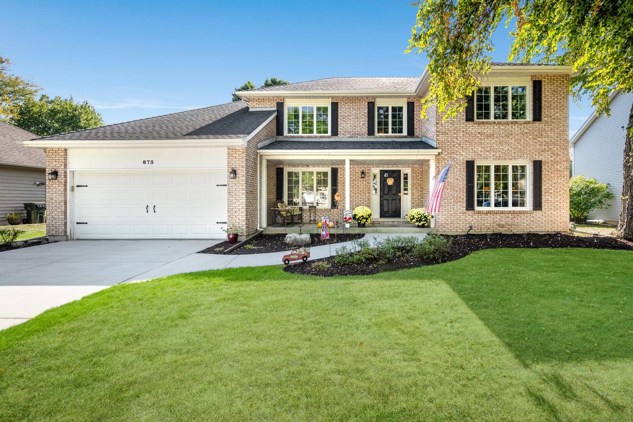 873 Buttonwood Cir., Naperville, IL 60540