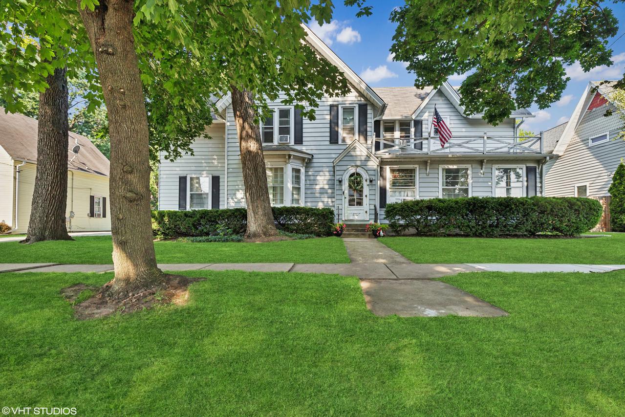 40 S Slusser St., Grayslake, IL 60030
