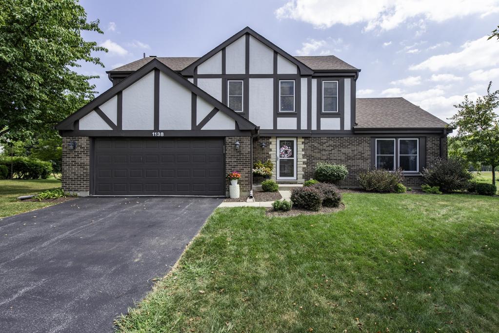 1138 Sussex Ln., Libertyville, IL 60048