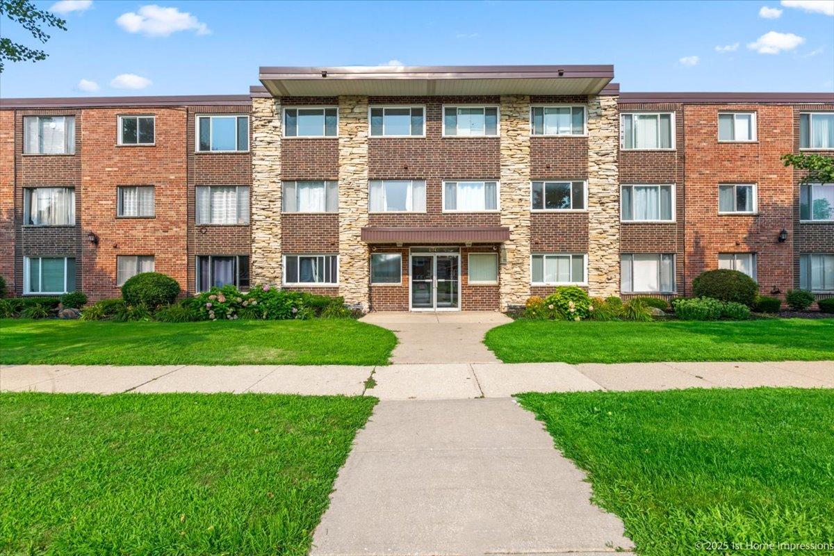 10210 Washington Ave. #106, Oak Lawn, IL 60453