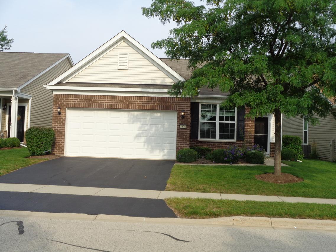 2876 Stoney Creek Dr., Elgin, IL 60124