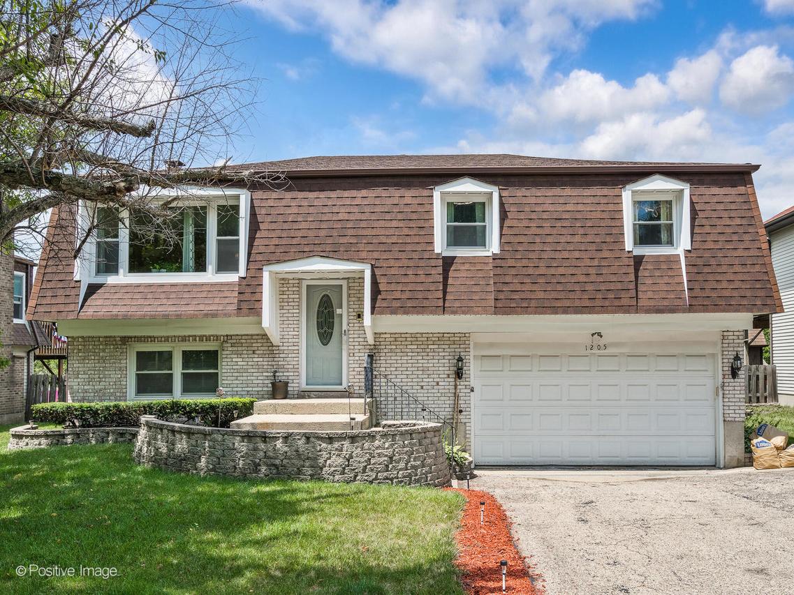 1205 Patton Ave., Lake In The Hills, IL 60156