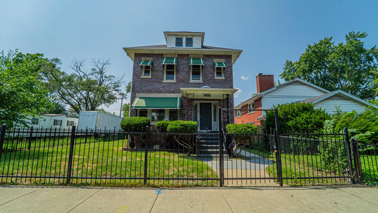 10836 S State St., Chicago, IL 60628