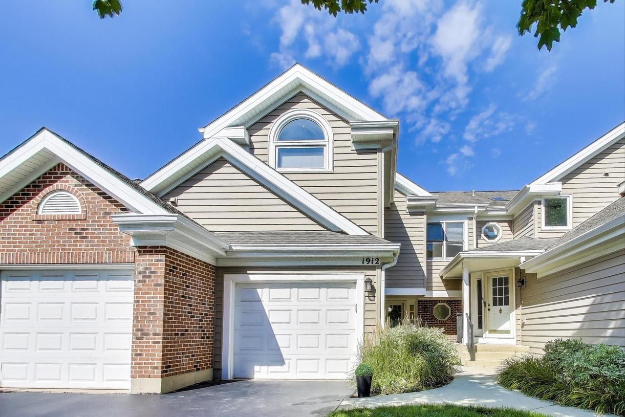 1912 N Coldspring Rd., Arlington Heights, IL 60004