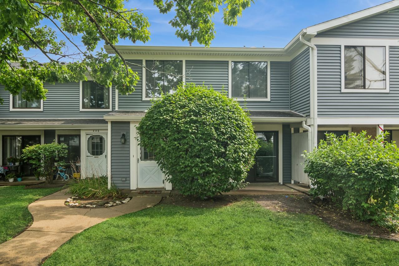 452 Harrison Ct., Vernon Hills, IL 60061