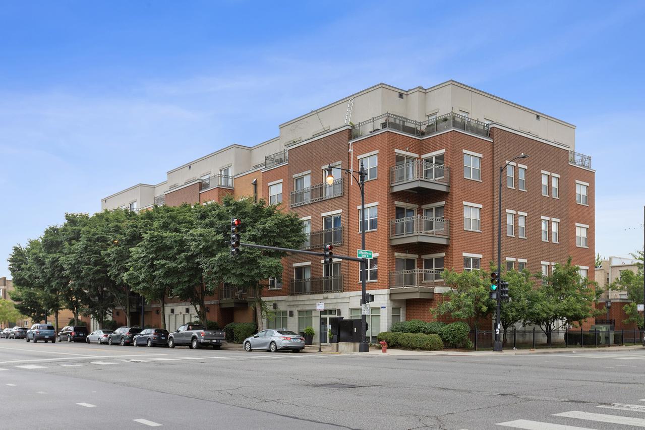 1155 W Roosevelt Rd. #402, Chicago, IL 60608