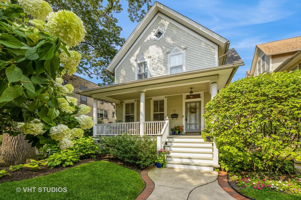 215 N Grove Ave. #A, Oak Park, IL 60302