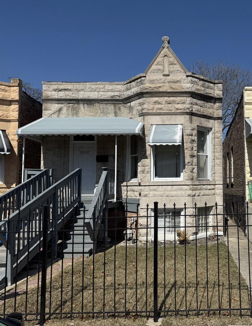 4050 W Cullerton St., Chicago, IL 60623