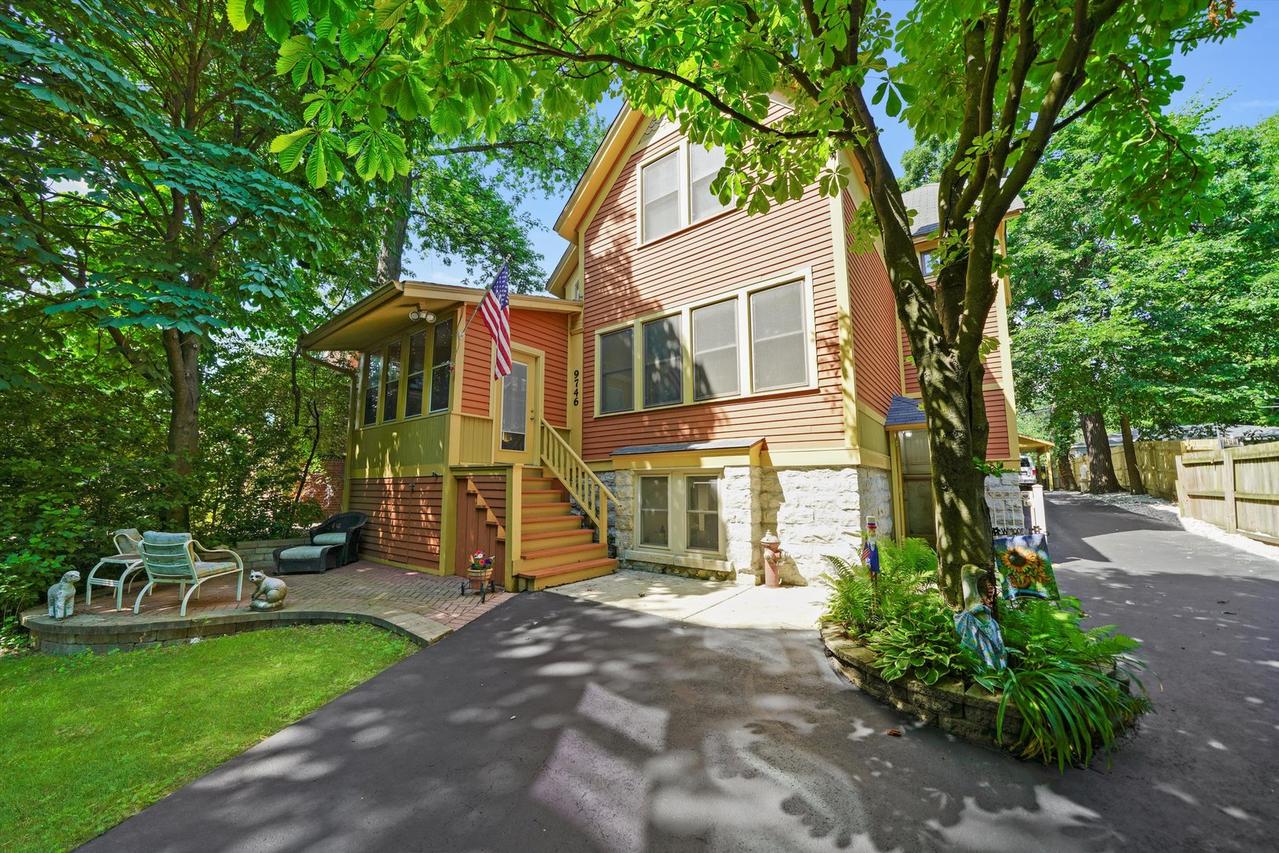9746 S Prospect Ave., Chicago, IL 60643