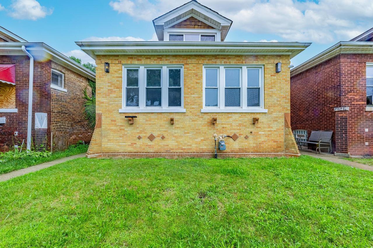 7930 S Kenwood Ave., Chicago, IL 60619