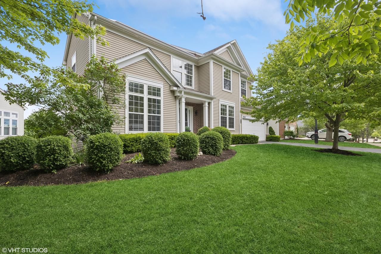 2758 Palm Springs Ln., Aurora, IL 60502