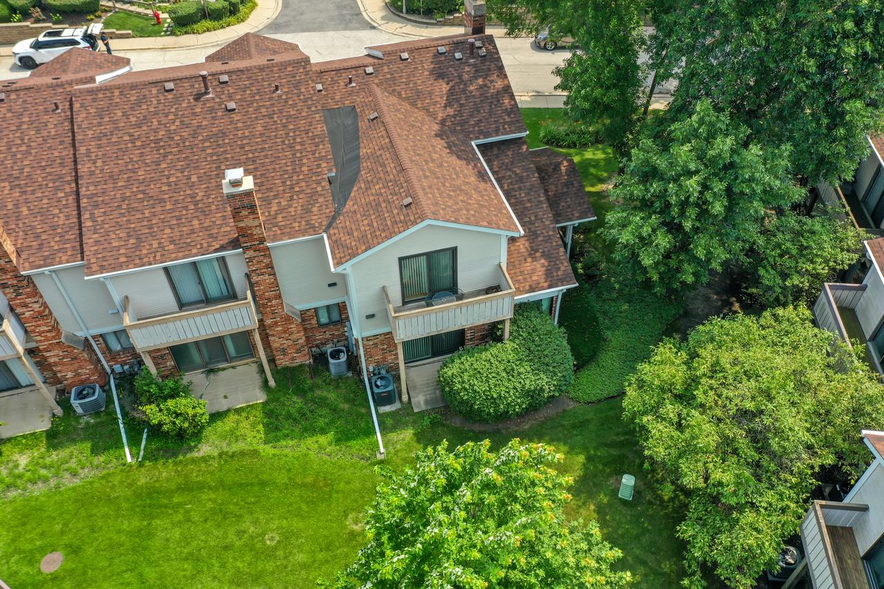 1012 Sussex Dr., Northbrook, IL 60062