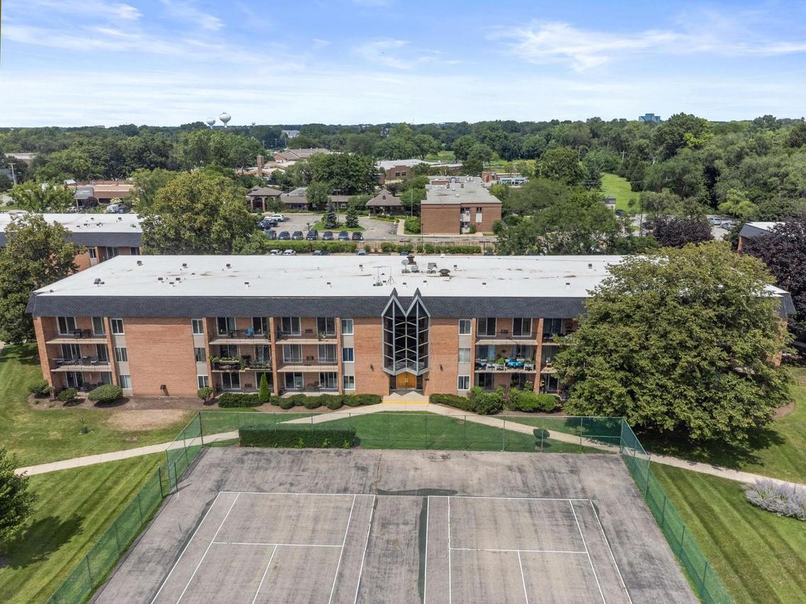 1056 N Mill St. #103, Naperville, IL 60563