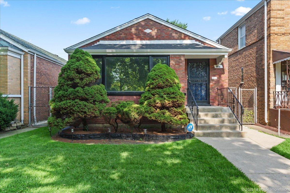 8816 S Jeffery Blvd., Chicago, IL 60617