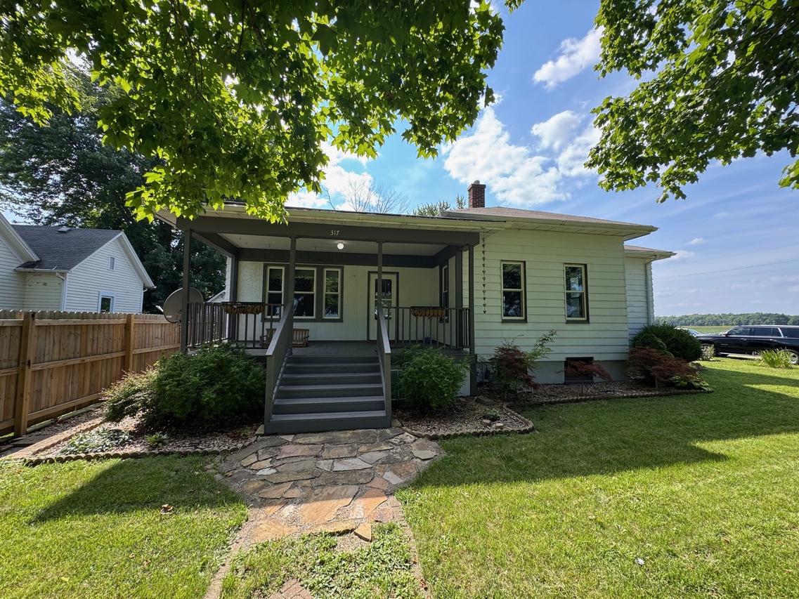 317 N Henderson St., Kenney, IL 61749