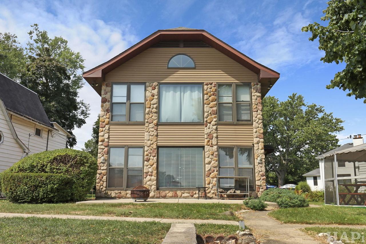 215 S Northwest Hwy., Cary, IL 60013