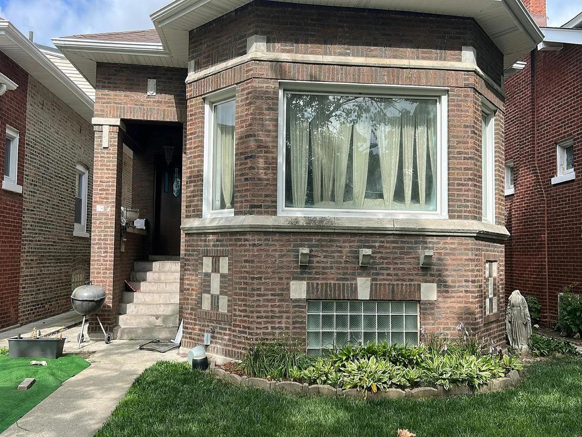 8216 S Rhodes Ave., Chicago, IL 60619