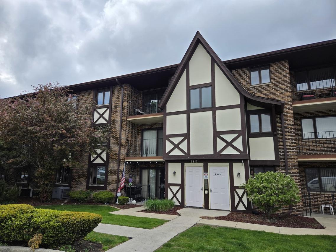10512 Ridge Cove Dr. #13C, Chicago Ridge, IL 60415