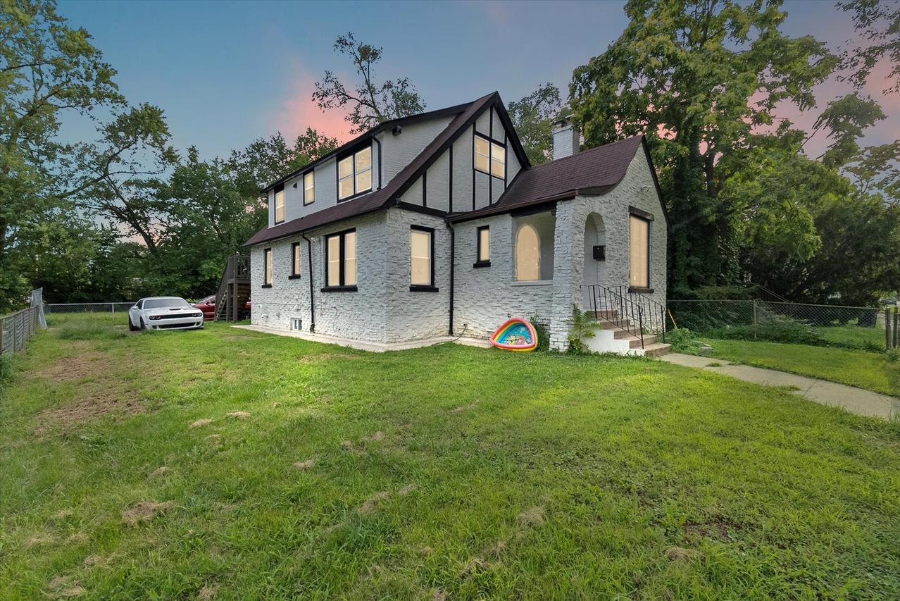 28 E 157th St., Harvey, IL 60426