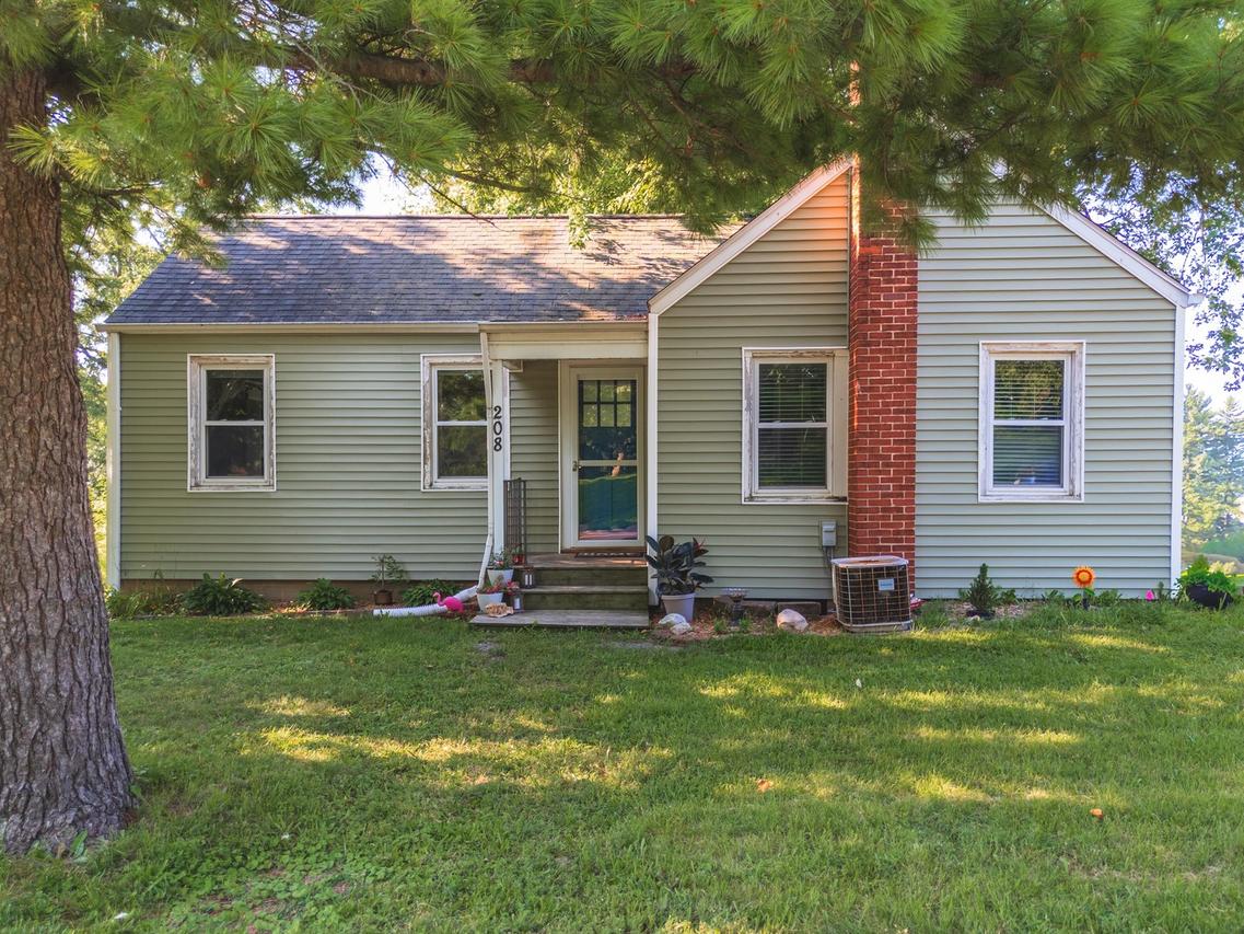 208 Reagan Dr., Eureka, IL 61530