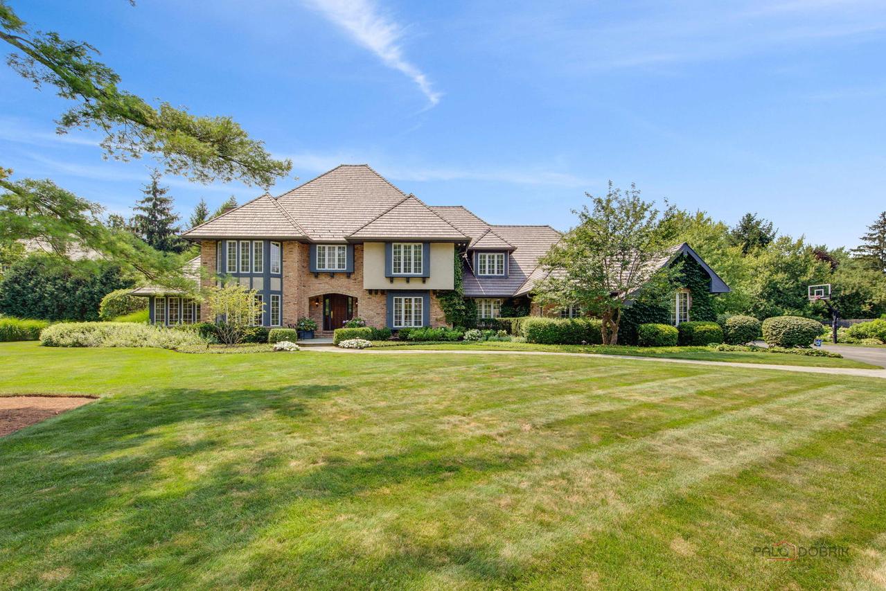 1090 Evergreen Dr., Lake Forest, IL 60045
