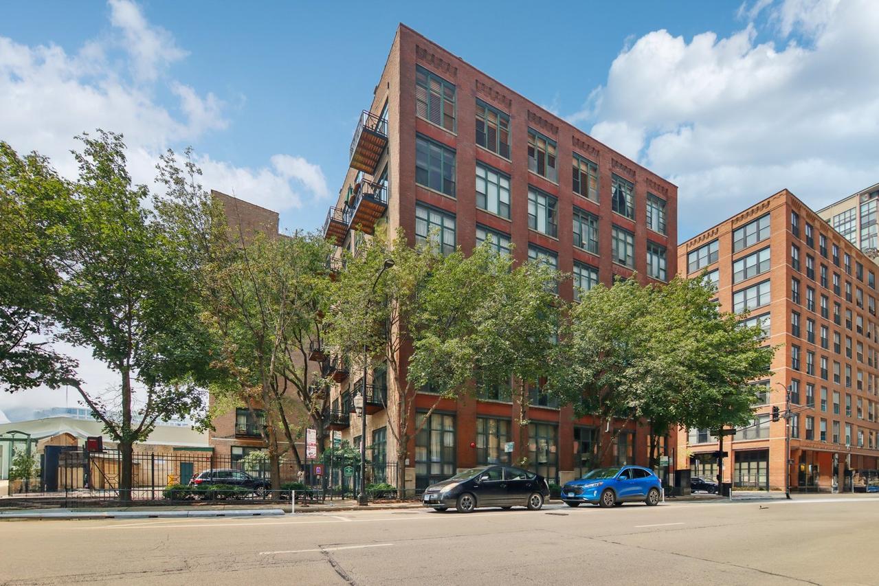 701 W Jackson Blvd. #502B, Chicago, IL 60661
