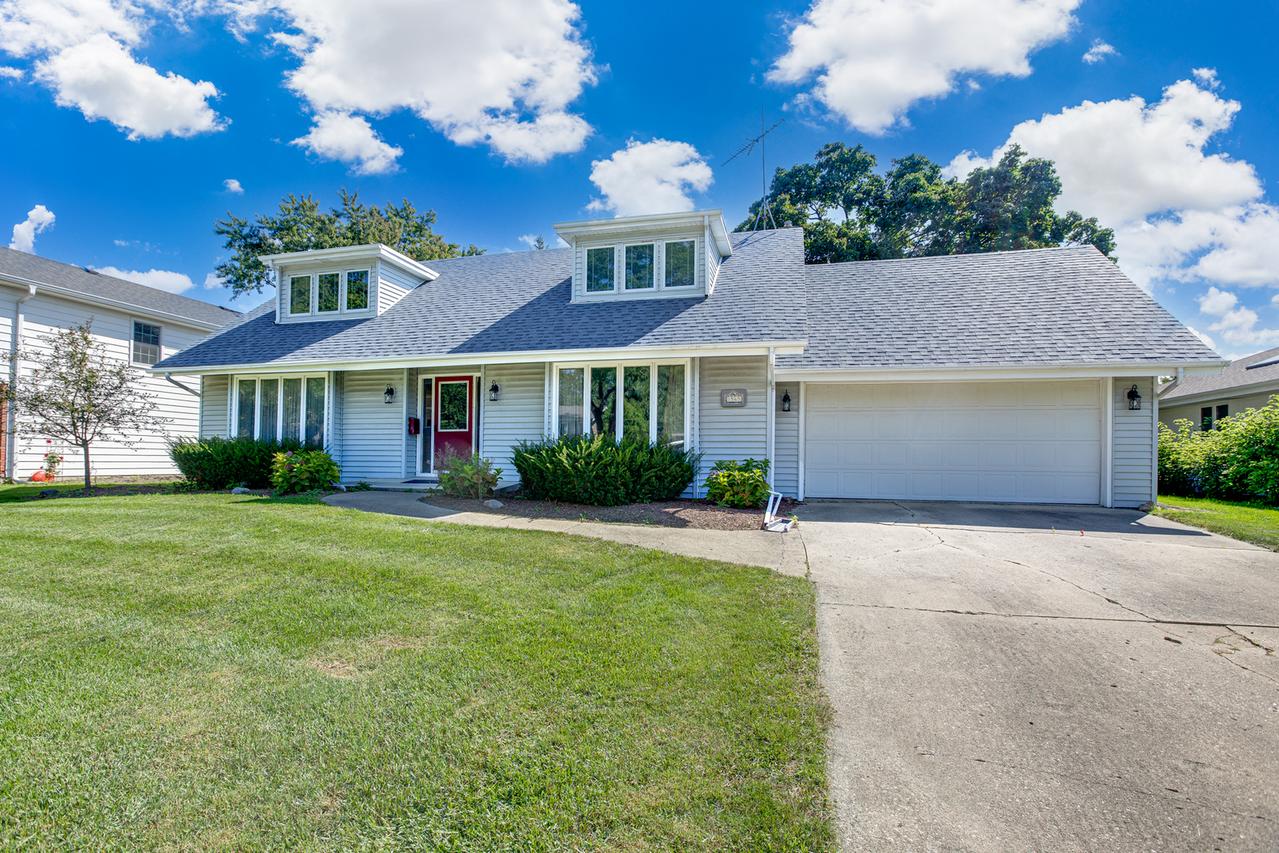 1565 N Summit St., Wheaton, IL 60187