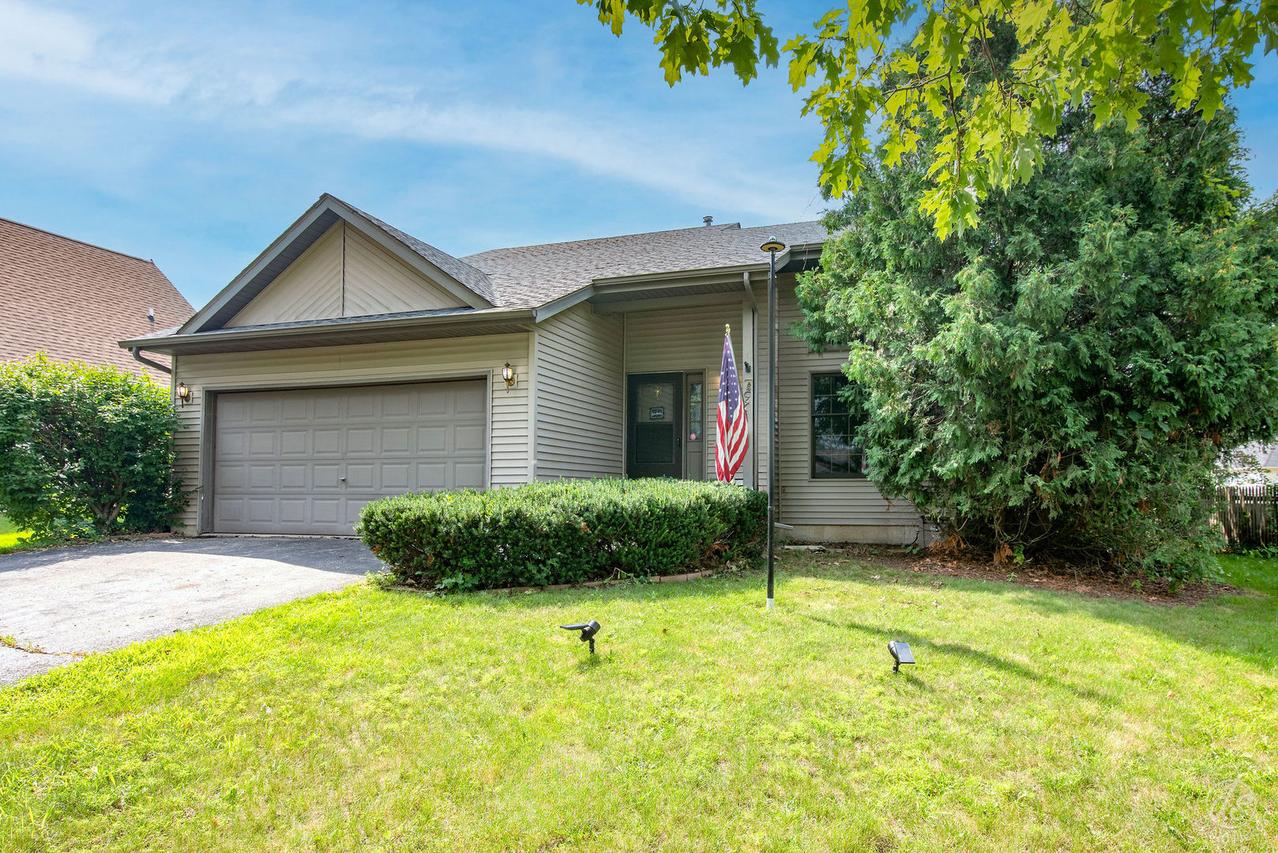 729 Cottonwood Cir., Genoa, IL 60135