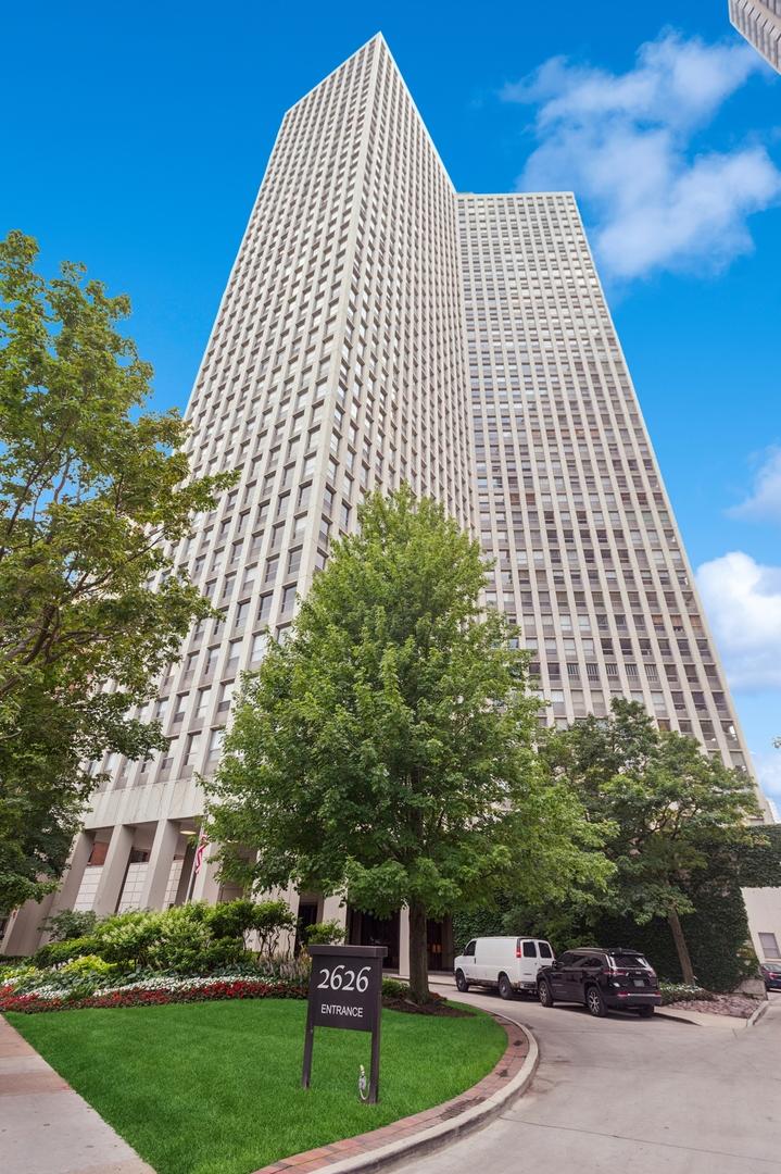 2626 N Lakeview Ave. #805, Chicago, IL 60614