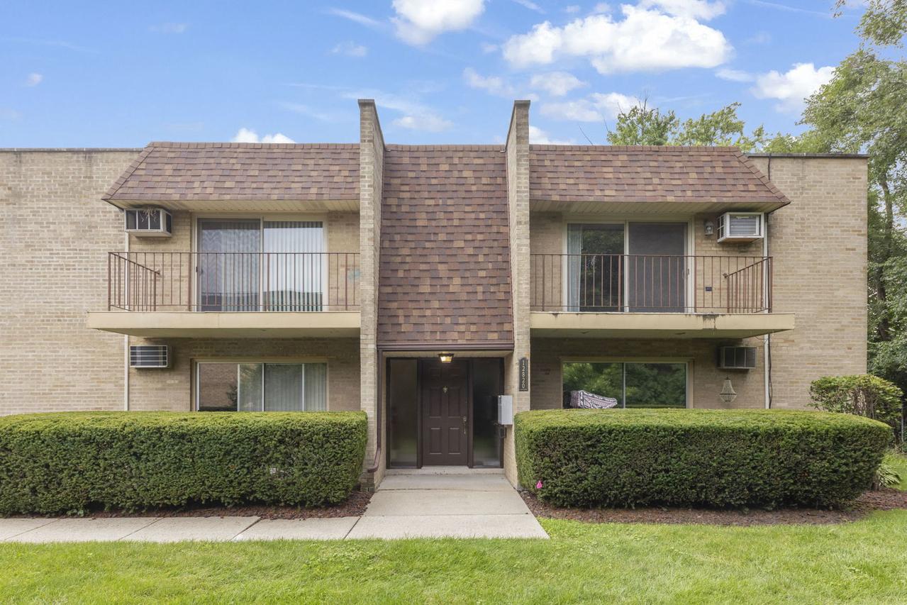 12820 S 71st Ave. #201, Palos Heights, IL 60463