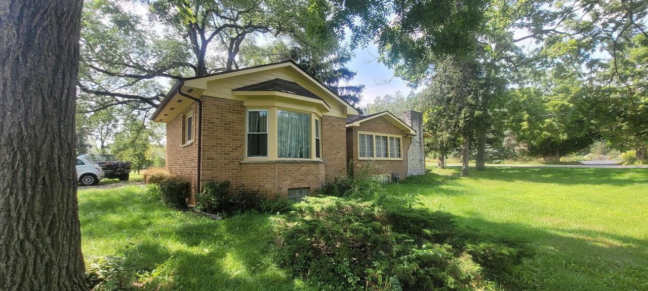 28177 N Garland Rd., Wauconda, IL 60084