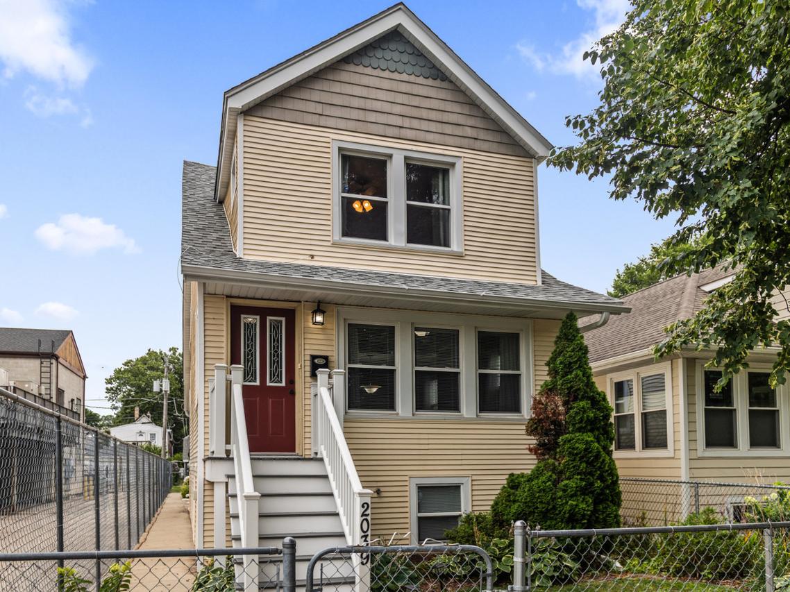 2039 Brown Ave., Evanston, IL 60201