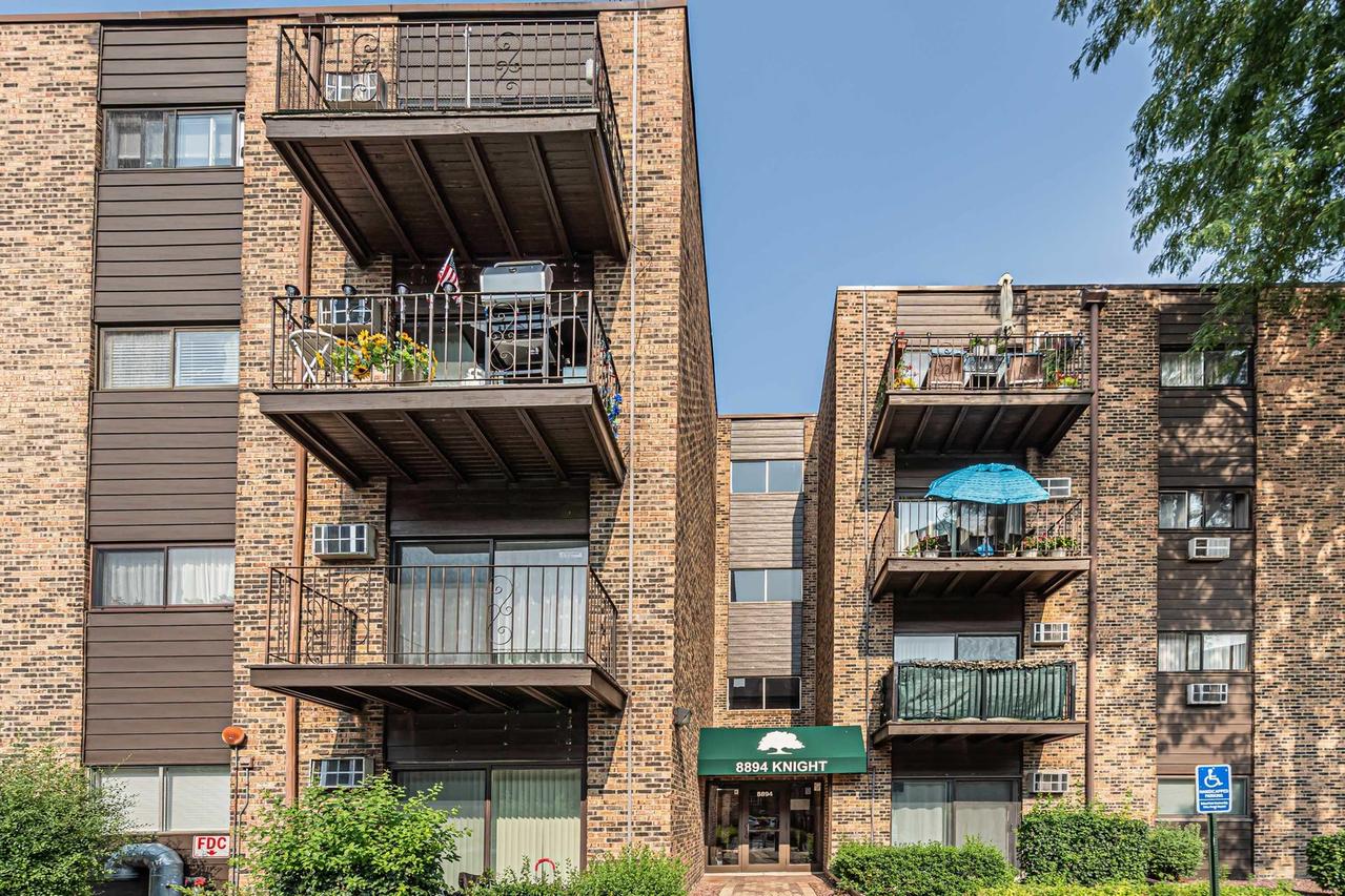 8894 Knight Ave. #316, Des Plaines, IL 60016