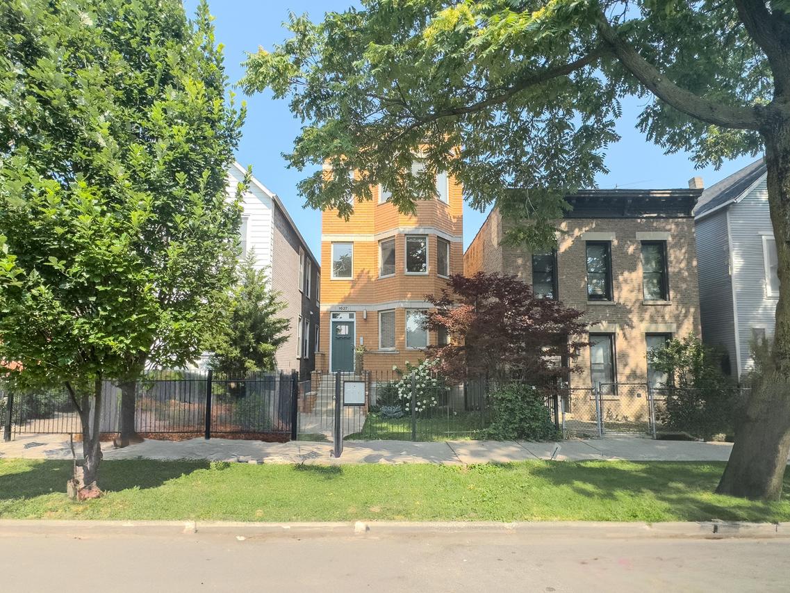 1627 N Fairfield Ave. #2, Chicago, IL 60647