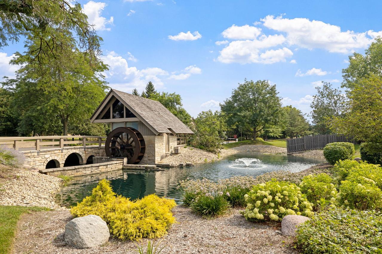 1140 Old Mill Rd. #201F, Hinsdale, IL 60521