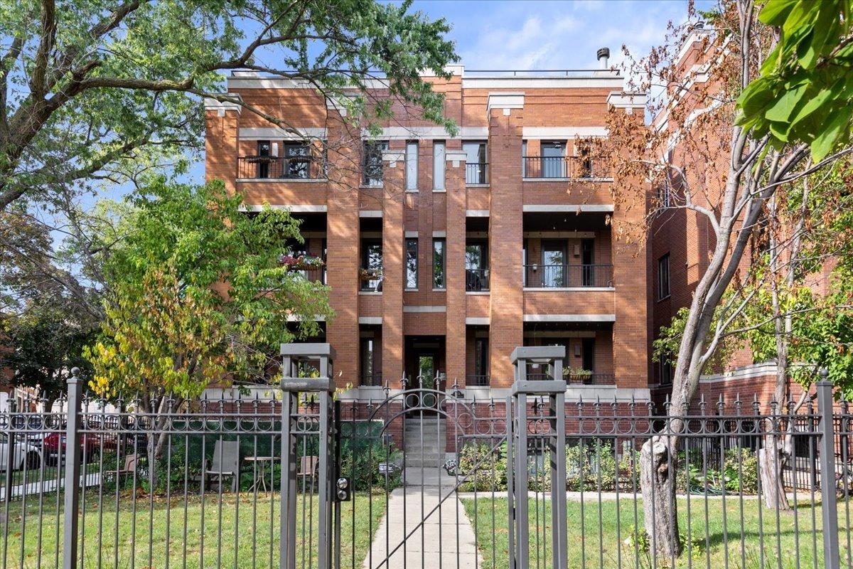 2554 W Logan Blvd. #402, Chicago, IL 60647