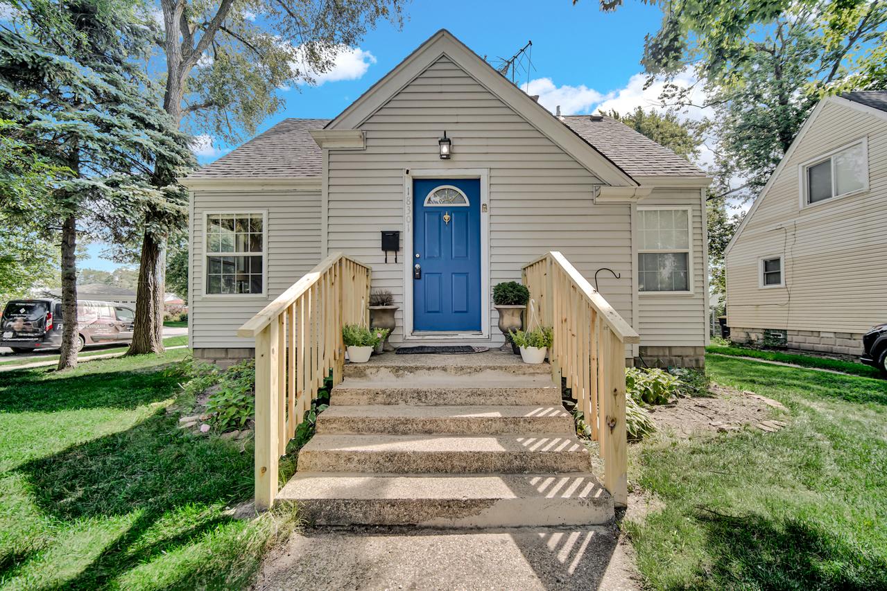 18301 Chicago Ave., Lansing, IL 60438