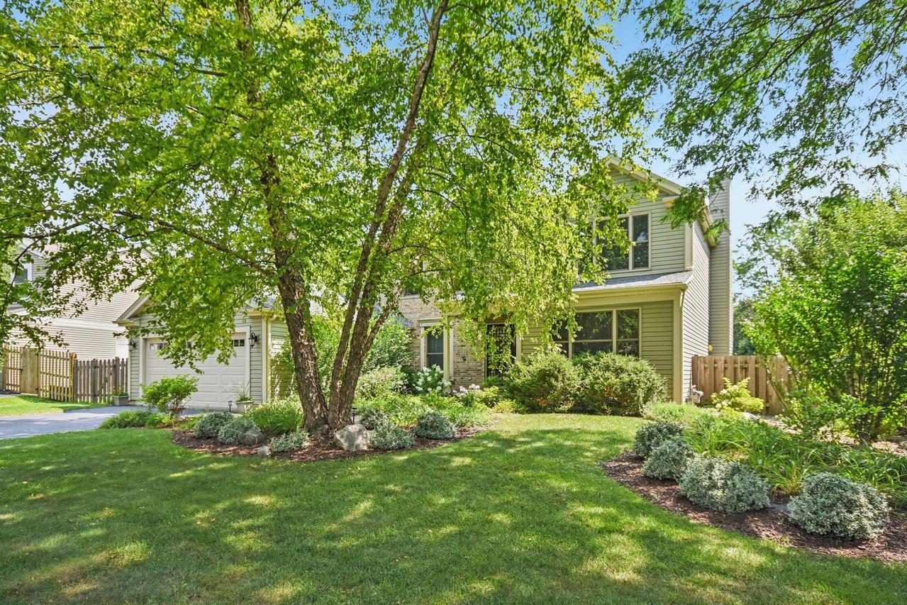 761 Mayfair Ln., Algonquin, IL 60102