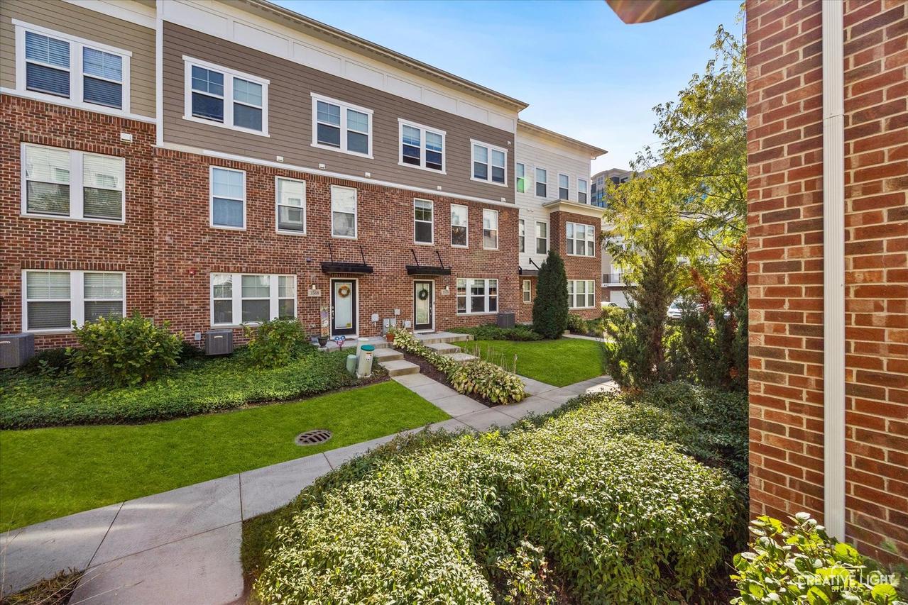3570 Sawgrass Dr., Woodridge, IL 60517