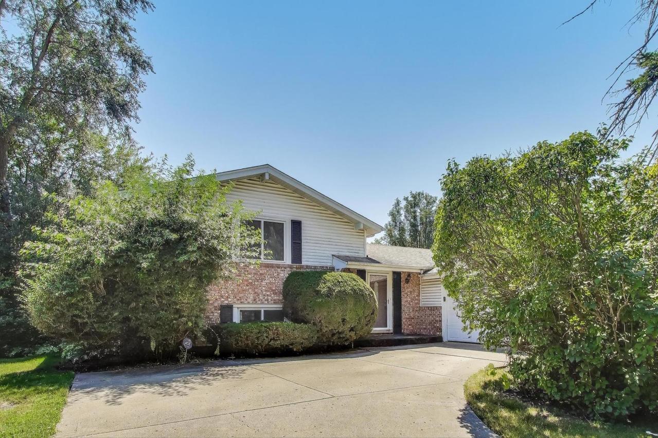 3509 Lawson Rd., Glenview, IL 60026