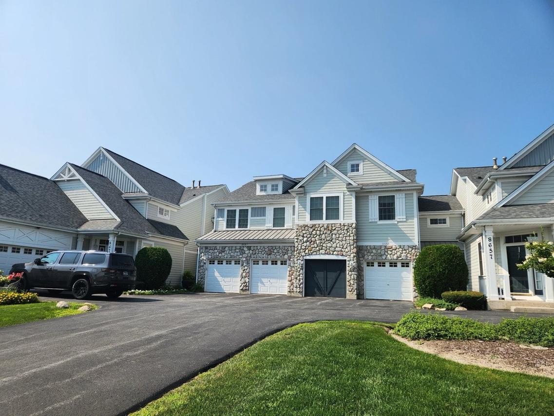 8667 W Saddlebred Ct. #10-3, Frankfort, IL 60423