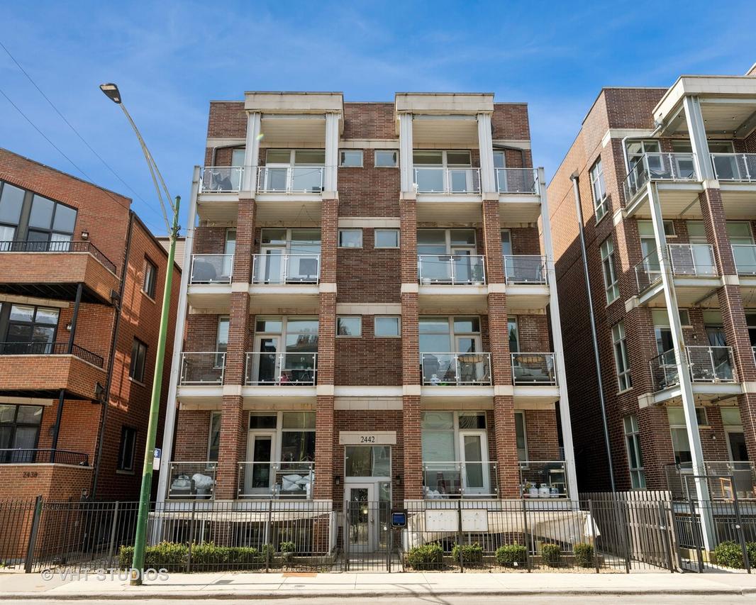 2442 N Clybourn Ave. #5S, Chicago, IL 60614