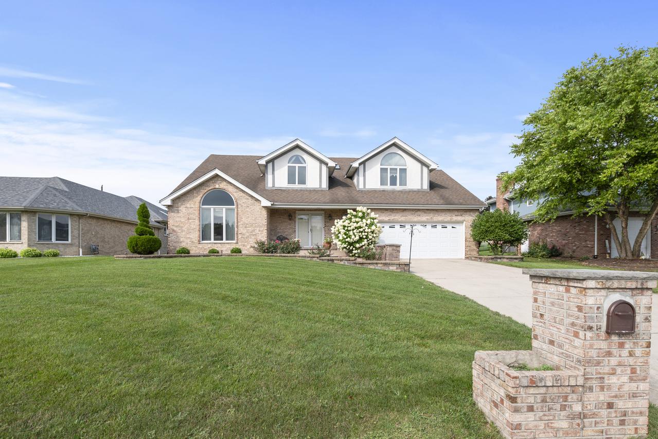 13124 W Beaver Lake Dr., Homer Glen, IL 60491