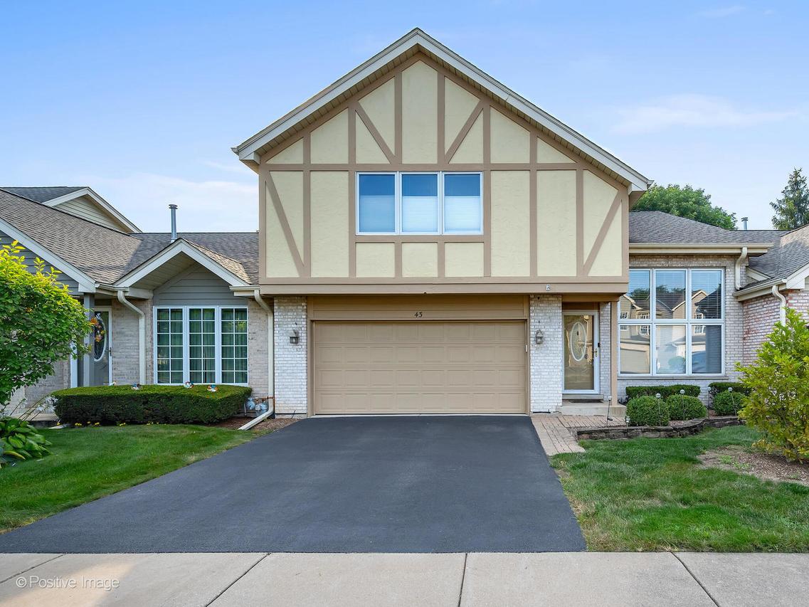 43 Townsend Cir., Naperville, IL 60565