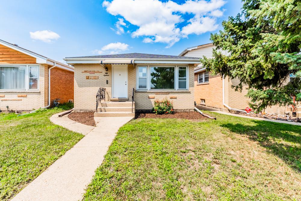 5018 Forster Ave., Schiller Park, IL 60176