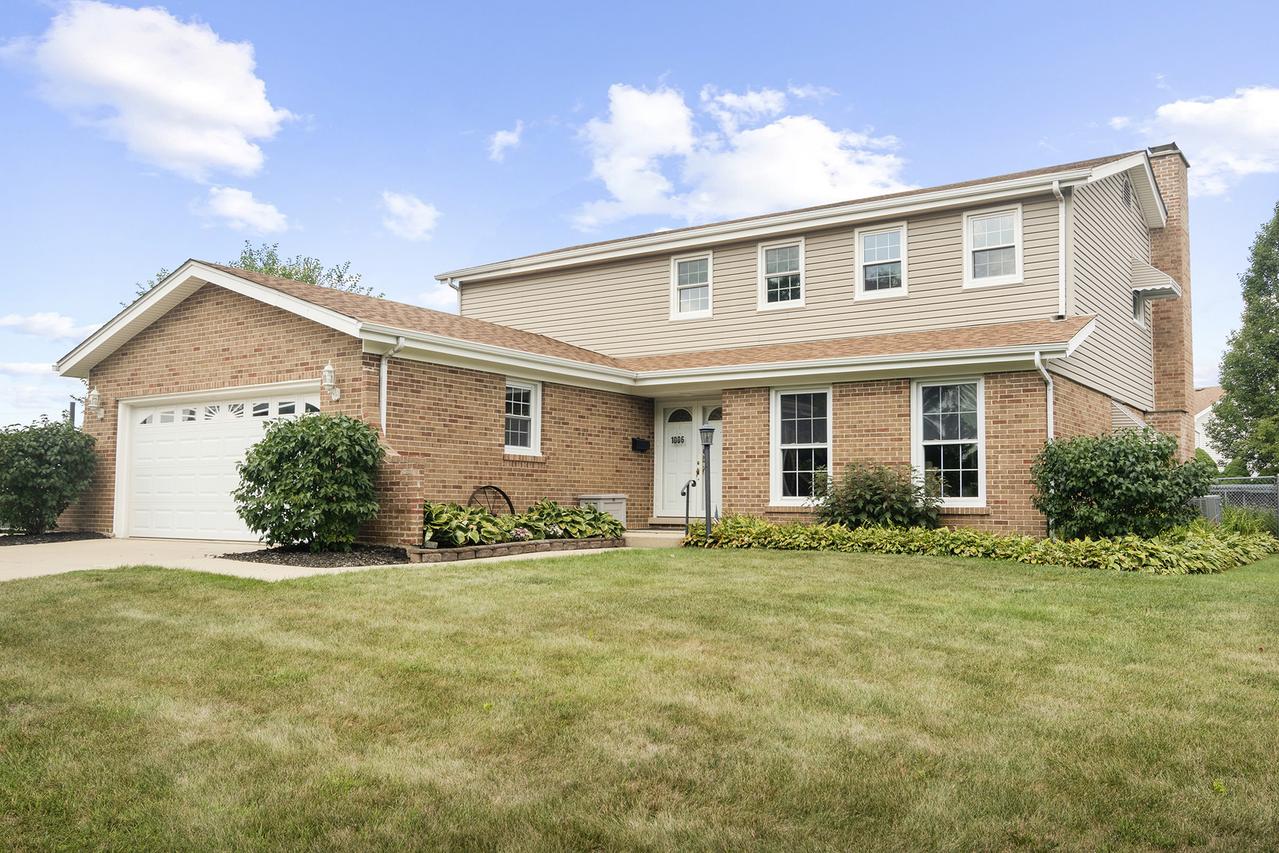1006 E Cooper Dr., Palatine, IL 60074