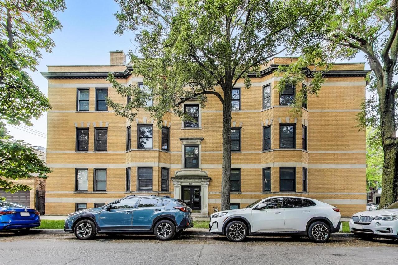 1951 W Byron St. #2E, Chicago, IL 60613