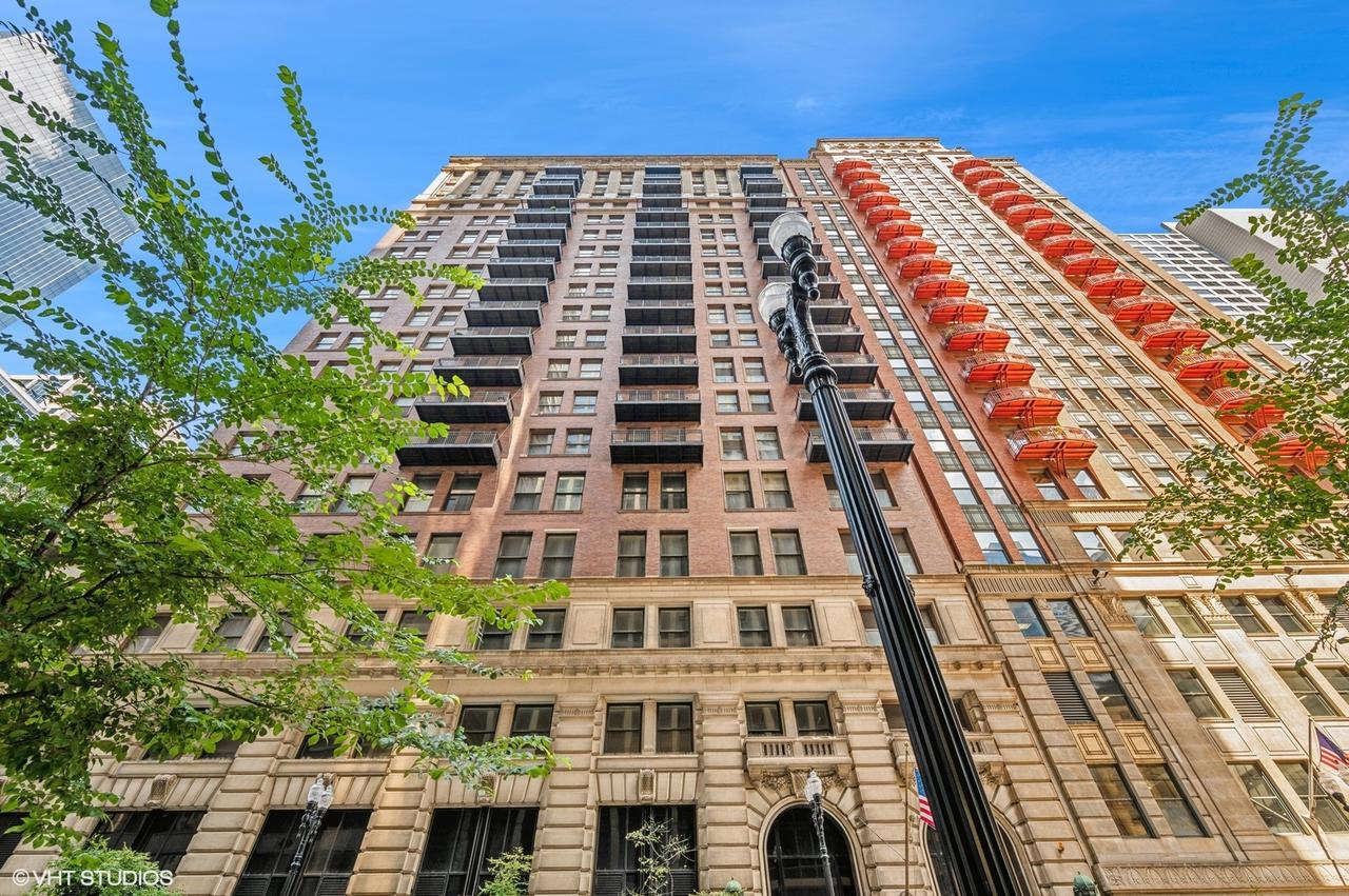 212 W Washington St. #1807, Chicago, IL 60606
