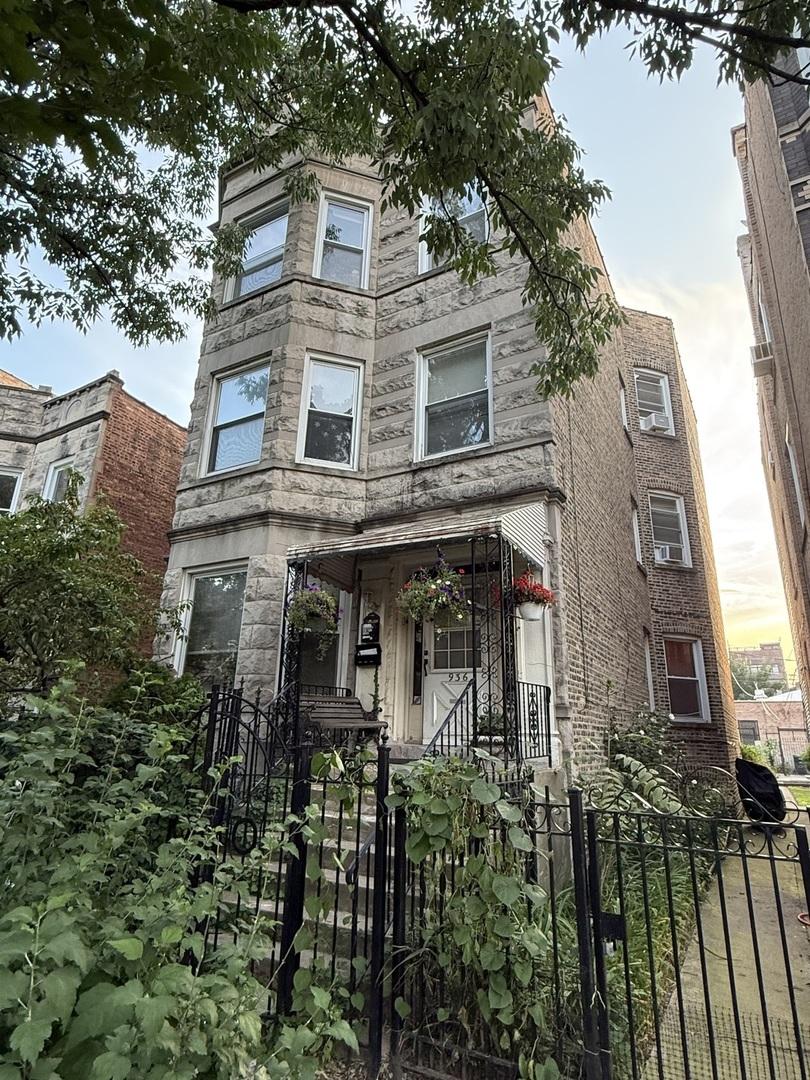 936 N Fairfield Ave., Chicago, IL 60622